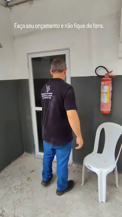 Porta de alumínio com vidro